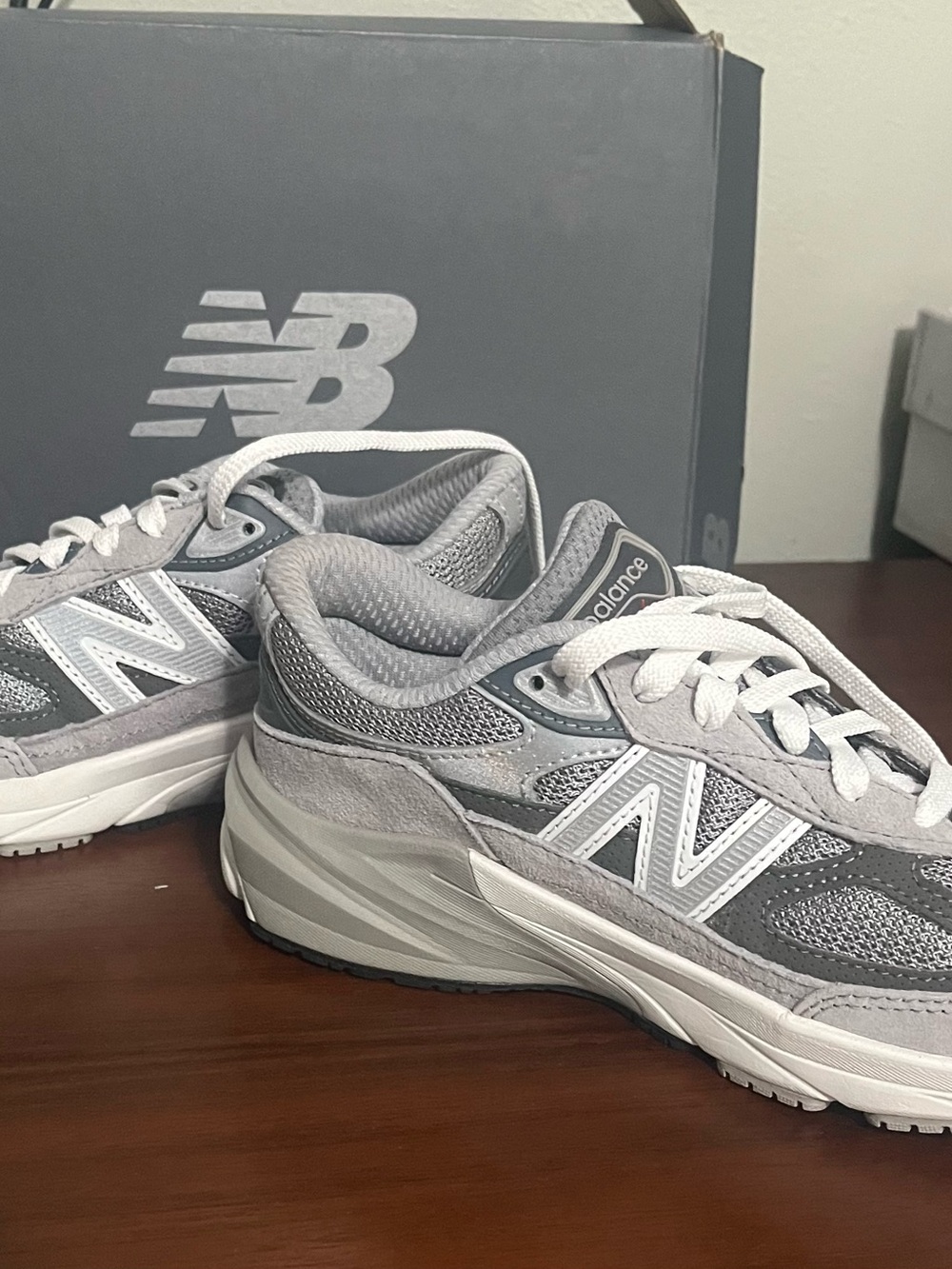 New Balance 990 Light Gray and White Running Shoe - Picture 10 of 13